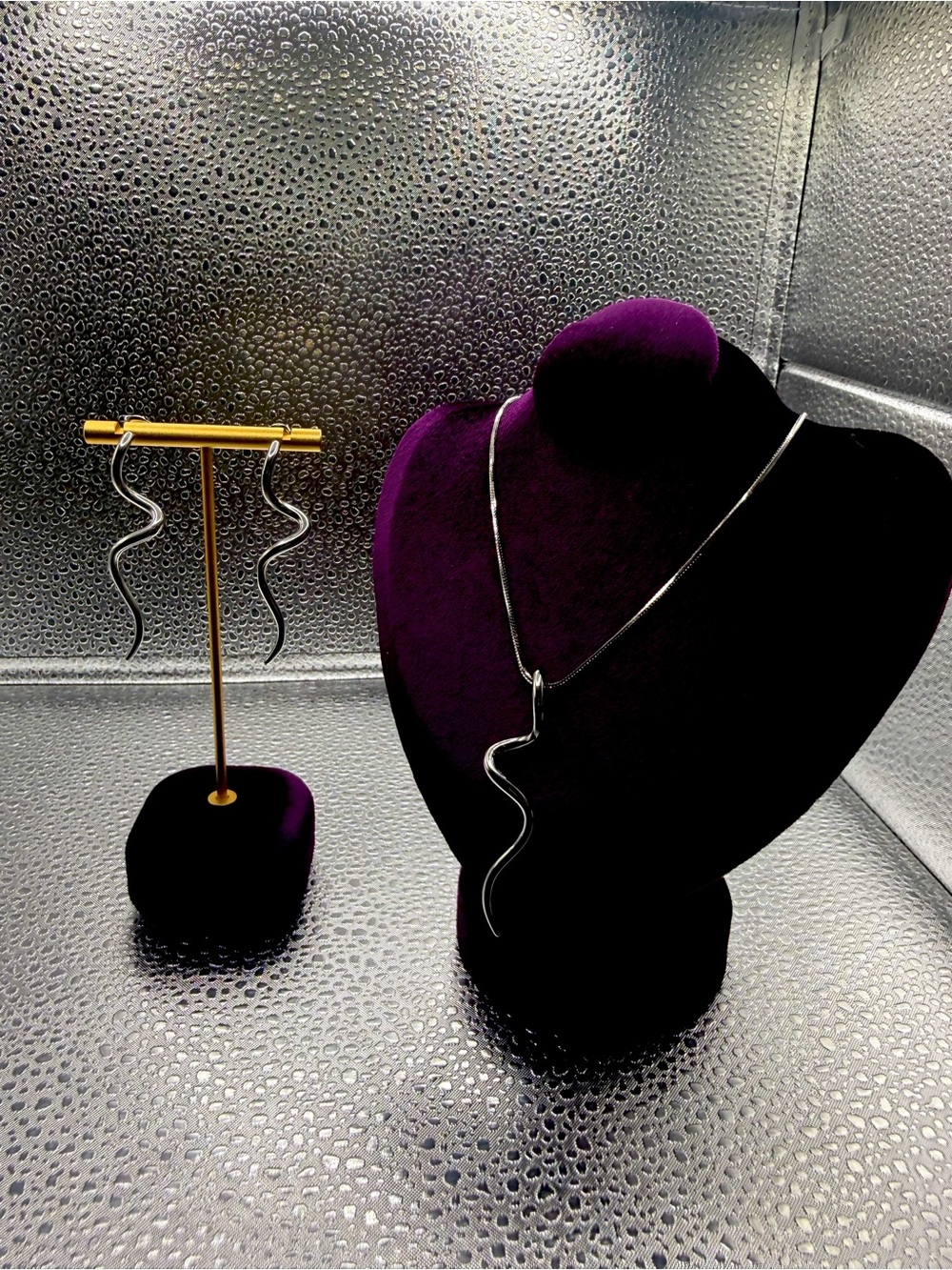 Modern Silver Wave Pendant Necklace and Earrings Set - Silver